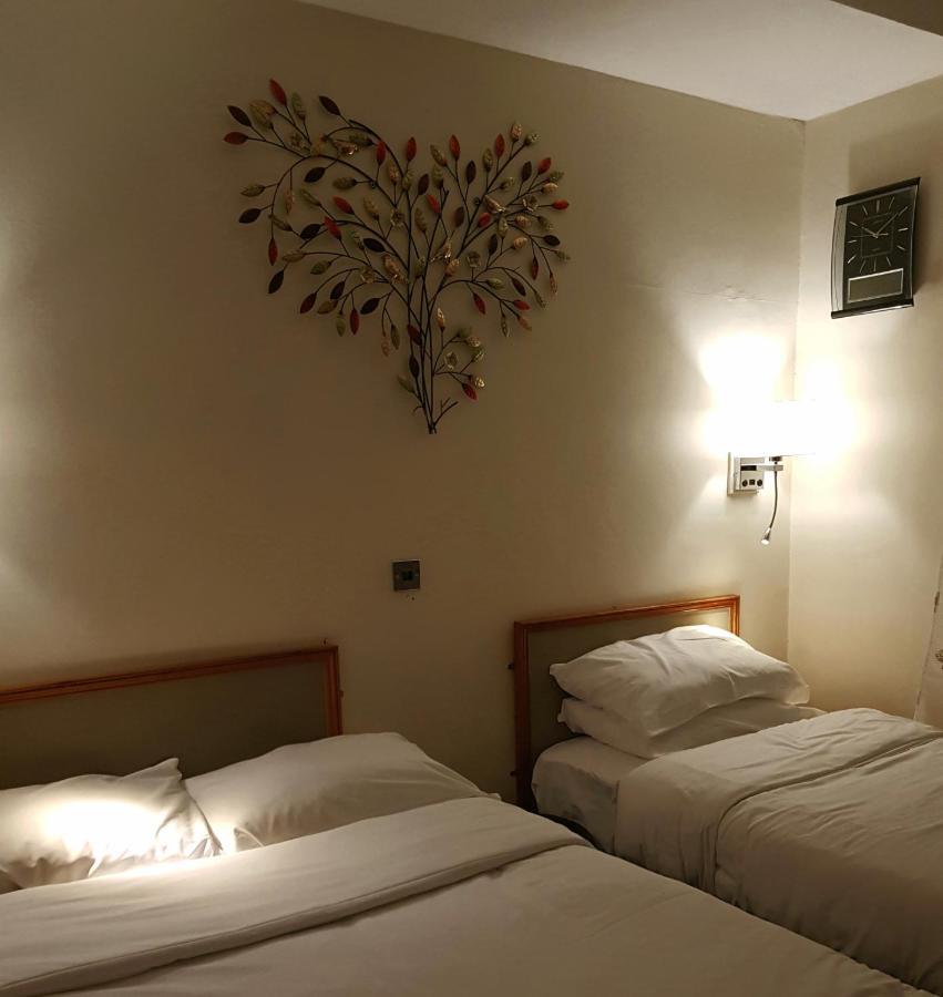 Bed and Breakfast Linden Tree Глостер Экстерьер фото